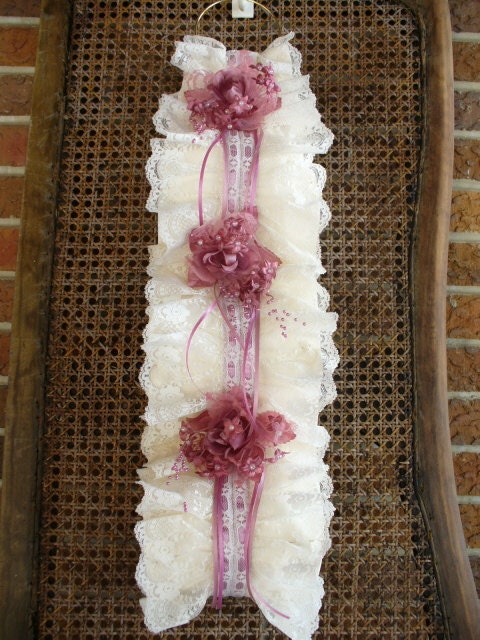 Cream Lace and Mauve Roses Toilet Tissue Hanger