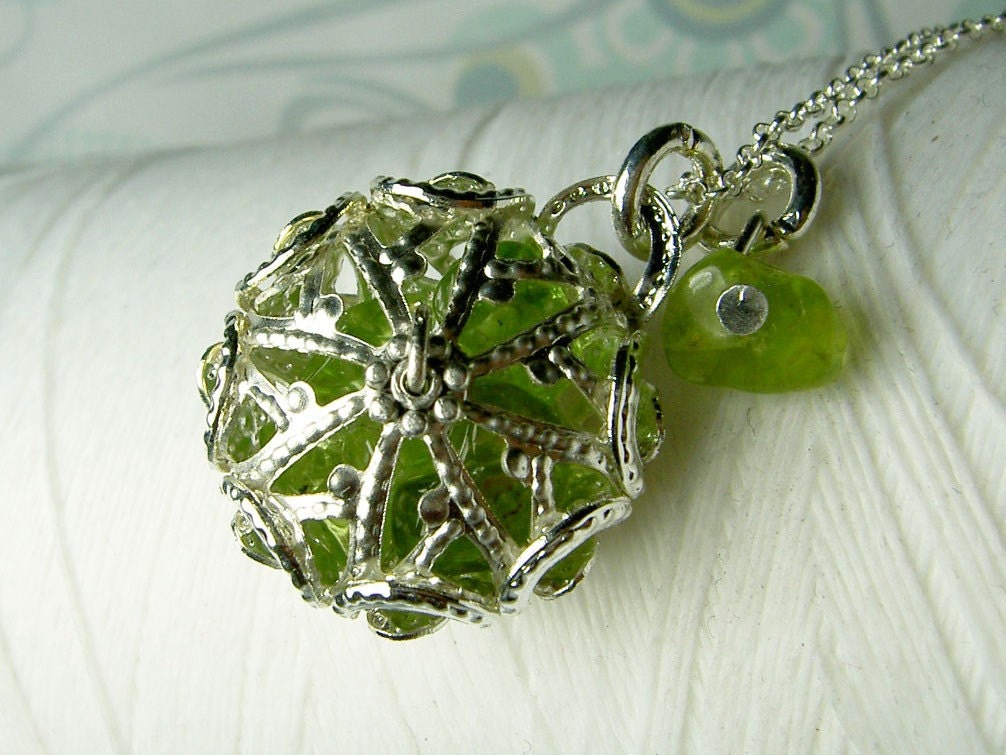 SALE SALE SALE - Worry Locket - peridot gemstones in star filigree sterling silver necklace