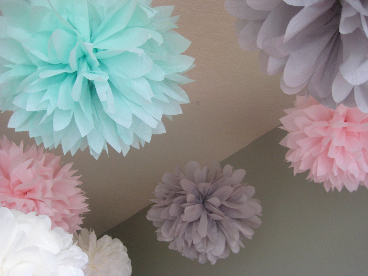 Ice Cream Shoppe  - 10 Tissue Pom Kit