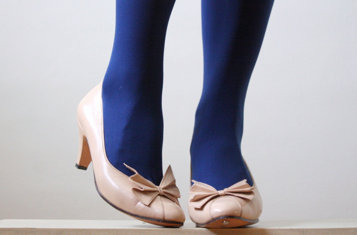 vintage 1960's cream bow pumps size 6