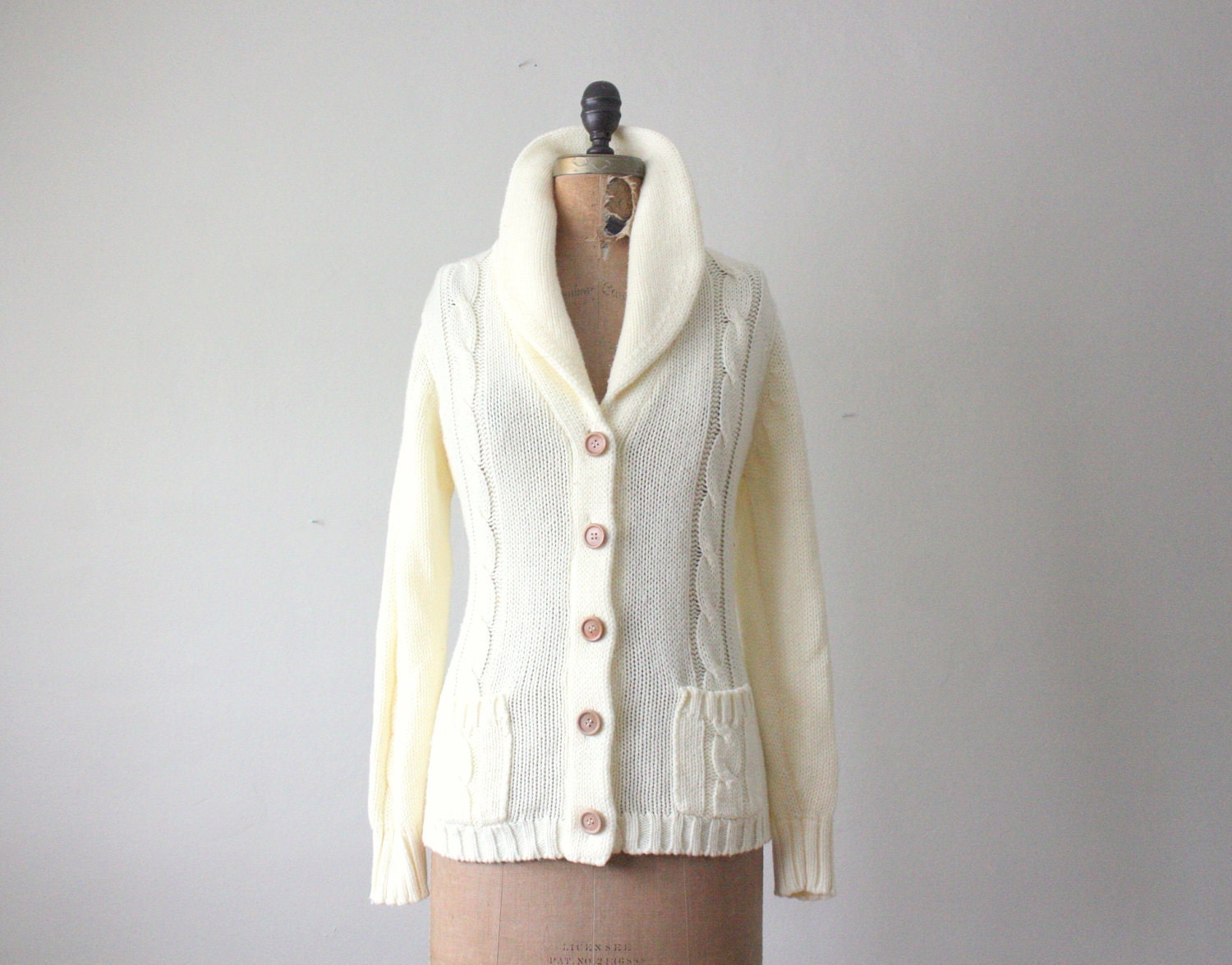 cable knit cardigan - 1970's cream sweater