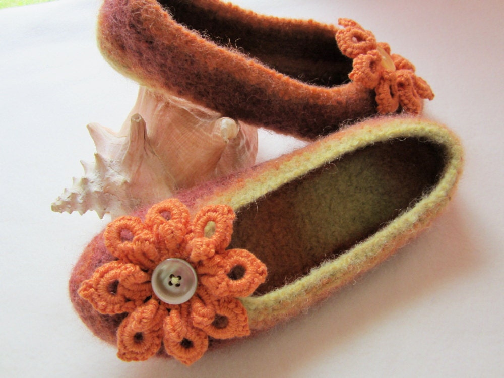 Felted Slippers, ORANGE, RUST, GOLD with Large Crochet Flower - Women's Small. -  Ready to Ship