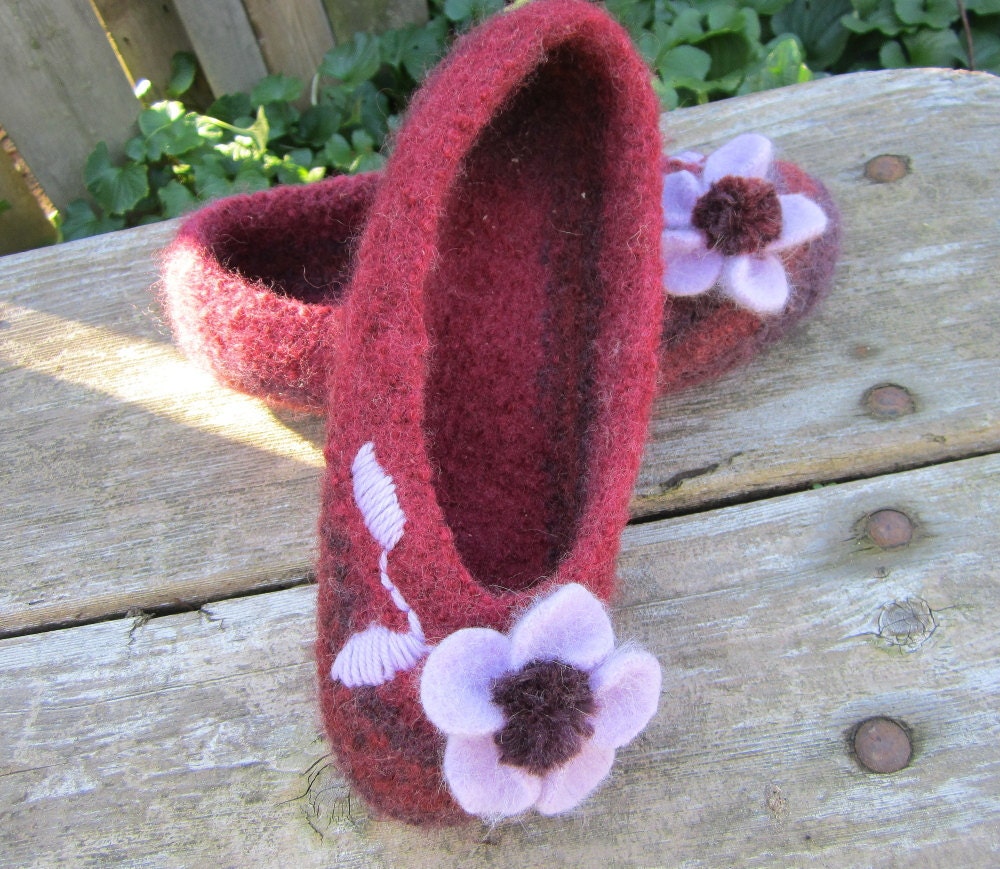 Felted wool slippers - Womens -  MEDIUM - Ready to ship. Custom sizes available
