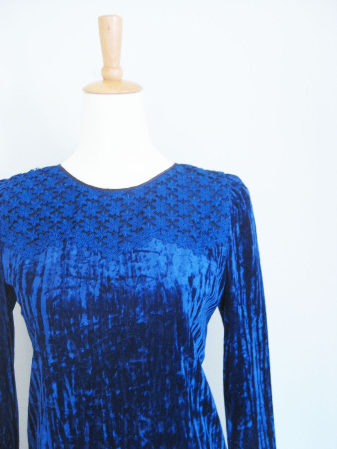 Vintage VELVET Long Sleeve Dress Crushed 1970s Lace Applique Boho BOHEMIAN Cobalt Blue Sea