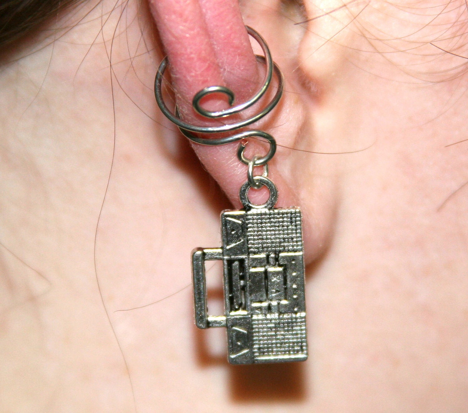 Boombox Whispers Ear Cuff