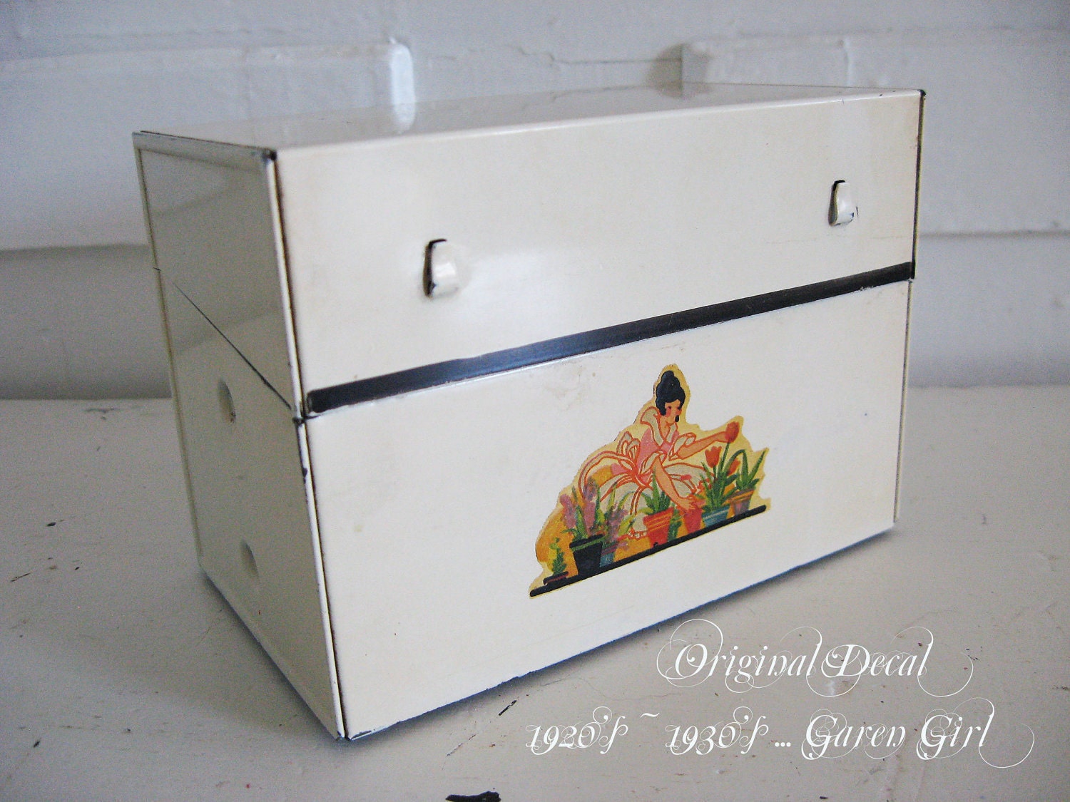 Vintage Recipe Box - 1930s - 1940's - Original Garden Girl Decal - Box Full of at least 100 or more Recipe Cards
