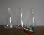 Vintage PYREX Labware - Glass Beakers