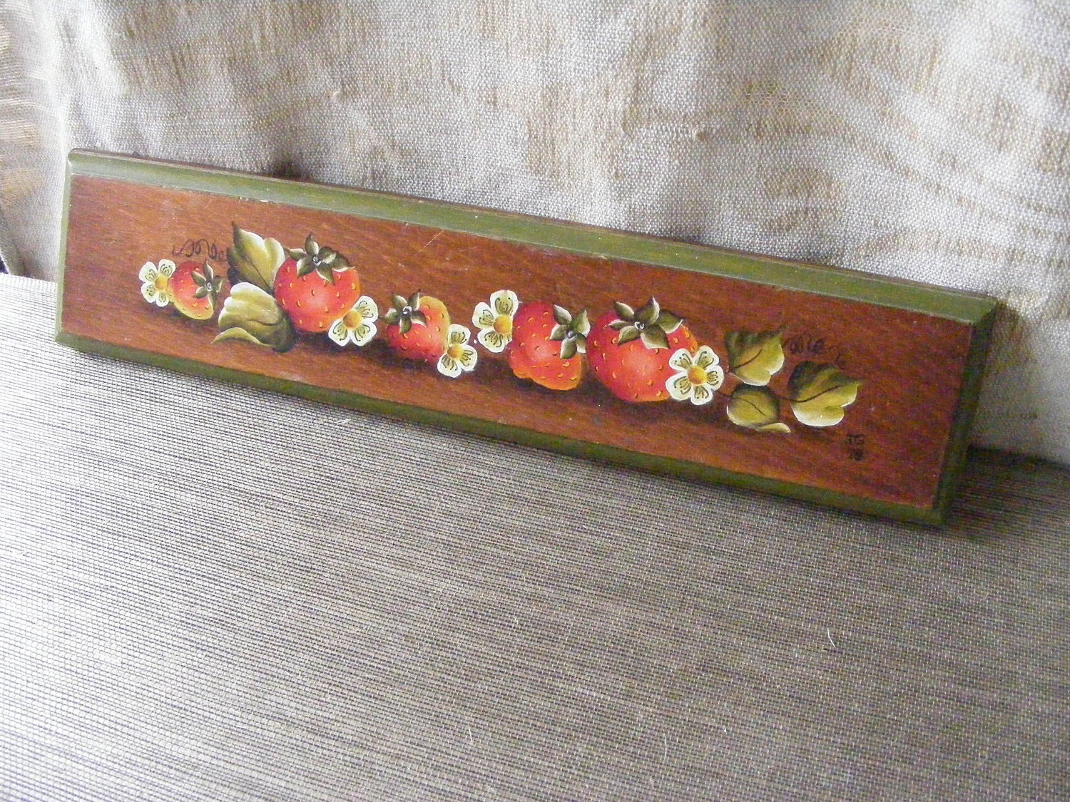 Handpainted Wooden Plaque TOLE STRAWBERRY Design, 70s, Panel, Kitchen Decor, Strawberries