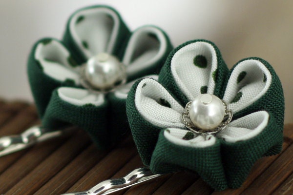 Kanzashi Style Hair Flowers: Green Polka Dot Bobby Hair Pins - Wintergreen