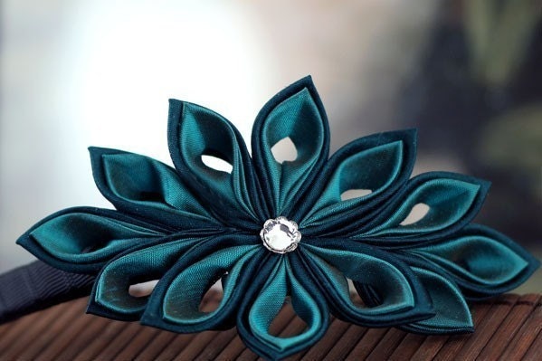 Deep Lagoon - Silk Tsumami Kanzashi Flower Headband