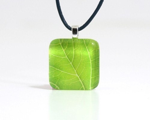 one green leaf glass tile pendant- peridot colored high resolution leaf photo necklace
