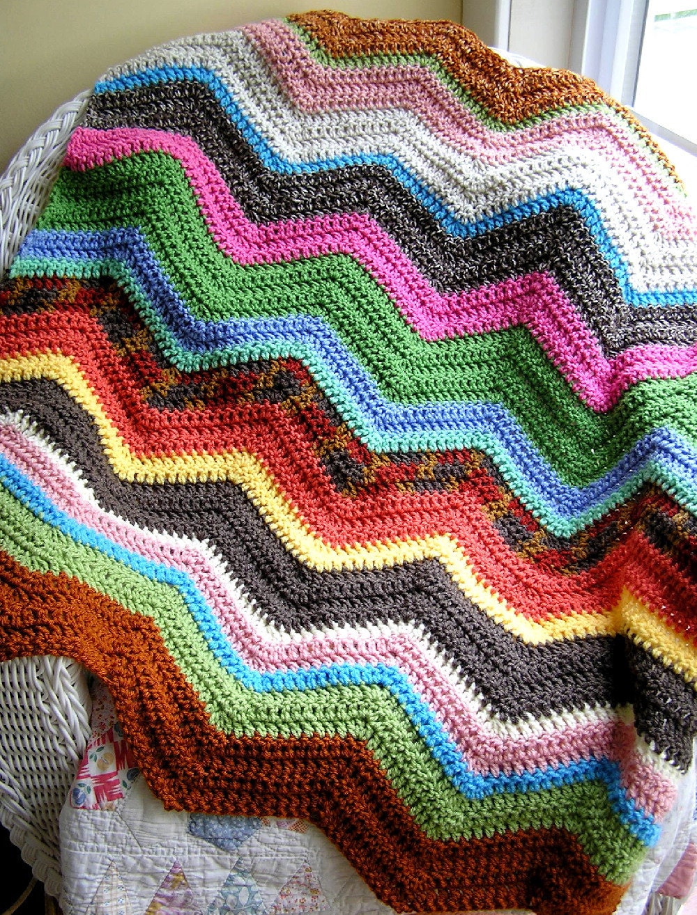 chevron zig zag baby blanket toddler afghan lap robe lapghan granny ripple multi color variegated stripes crochet