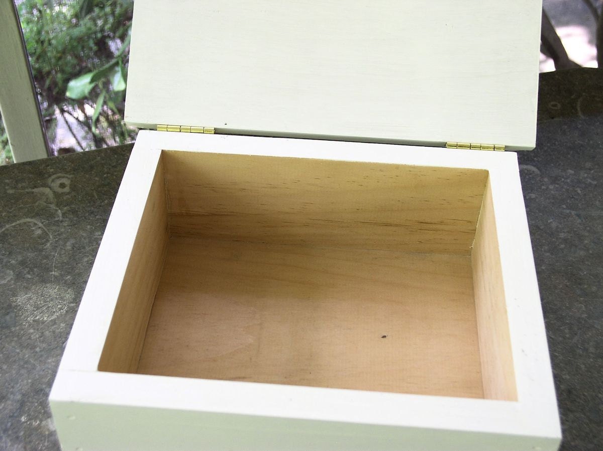 Painted Farmhouse Furniture Wooden Storage Box Cottage Shabby Chic Keepsake