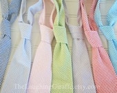 Simply Seersucker...Classic Mens Tie...by The Laughing Giraffe