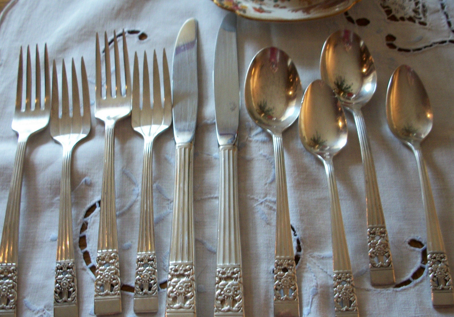 ANTIQUE COMMUNITY SILVERWARE PLACE SETTING