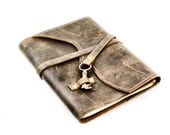 Distressed Brown Leather Journal - Antique Skeleton Key Writer's Gift - DivinaDenuevo