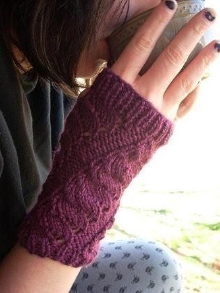 KNITTING PATTERN- Fingerless Gloves- Spiraled