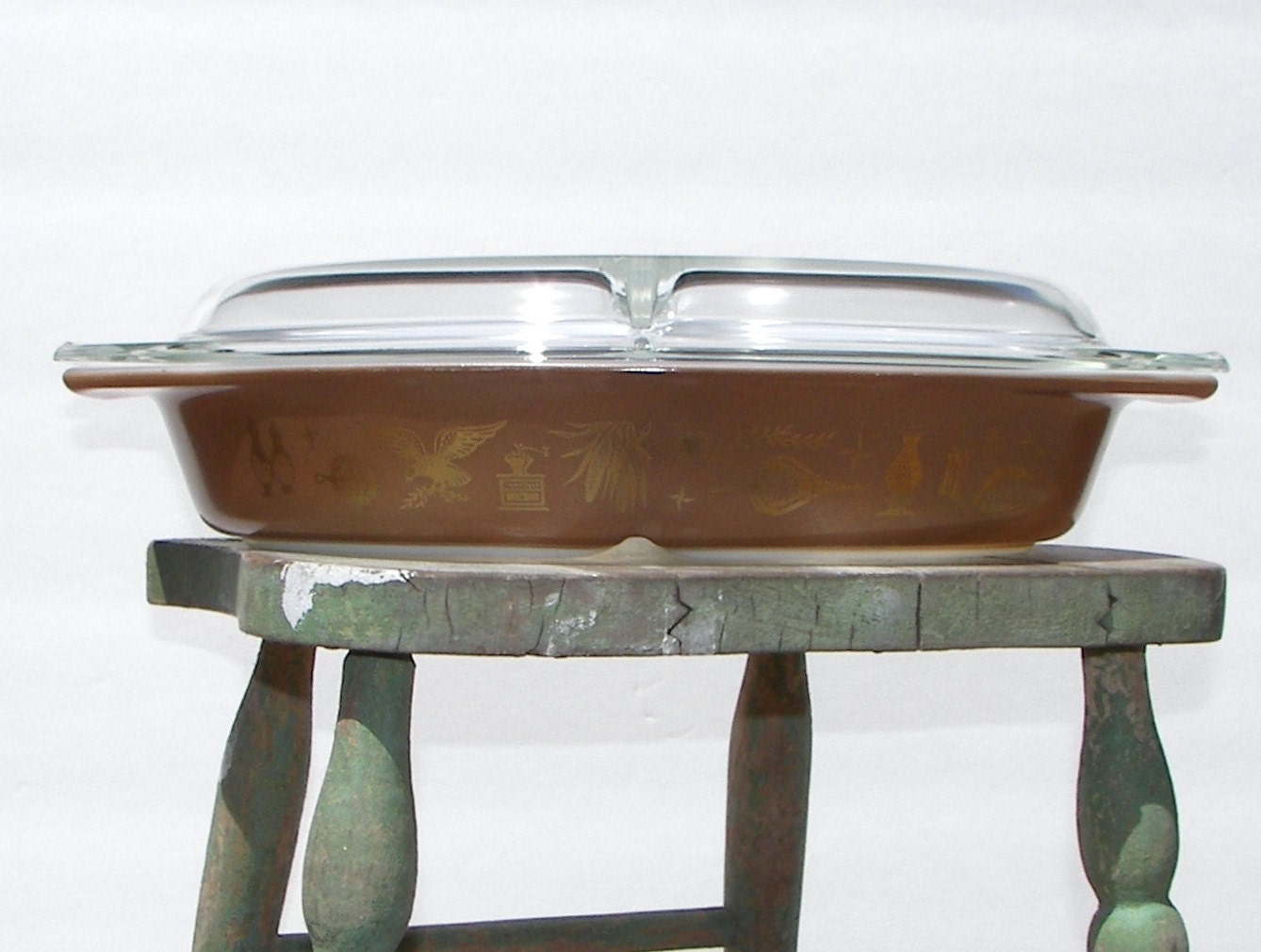 Vintage Pyrex Divided Dish With Lid - Early American Cinderella - 1.5 Quart Glass Dish