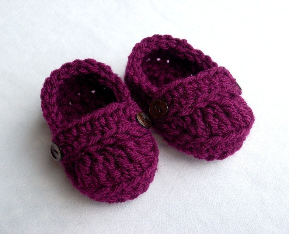 READY TO SHIP 3 to 6 Months Baby Loafer Booties, crocheted, wild berry