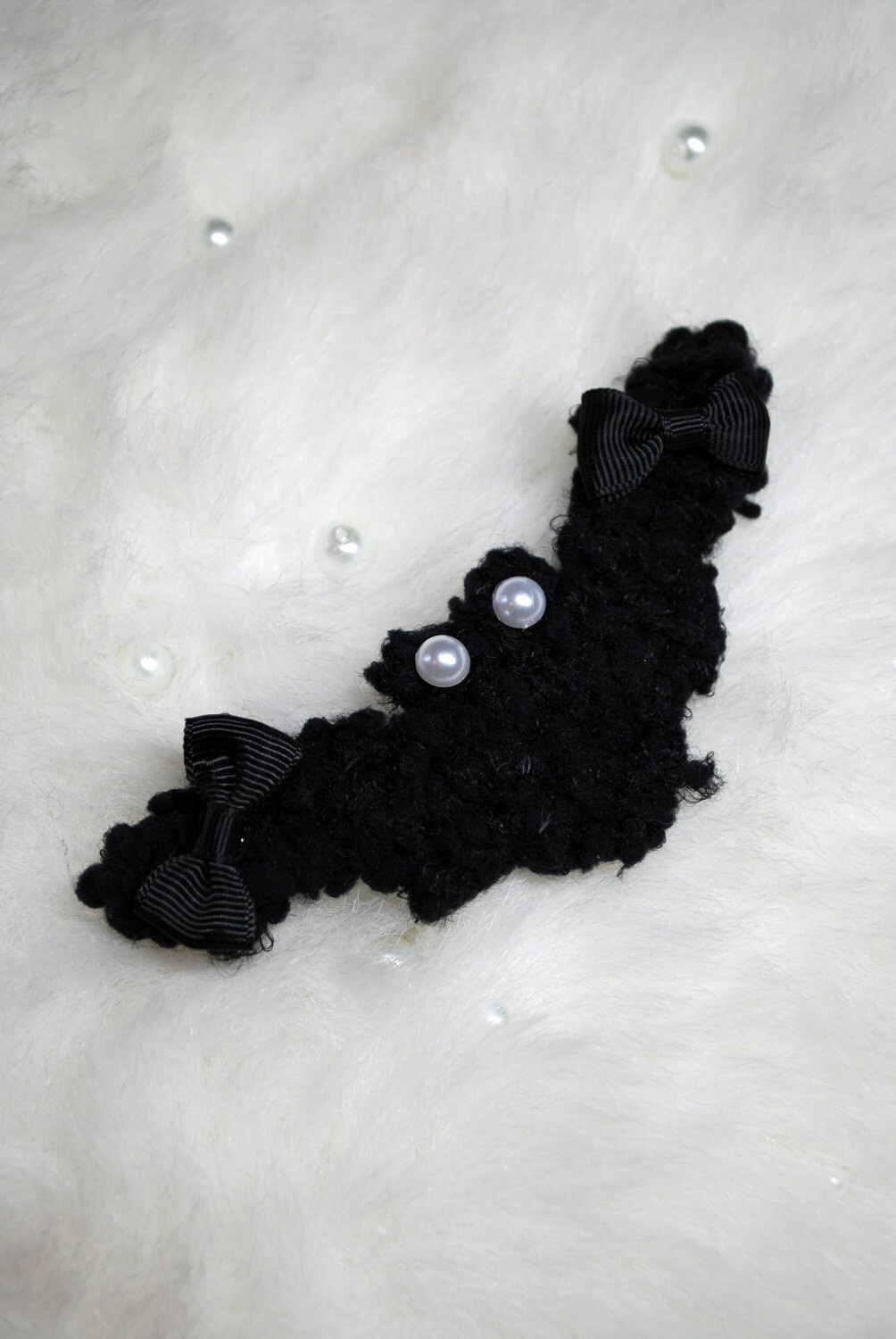 Black Spooky Bat 2-way Clip