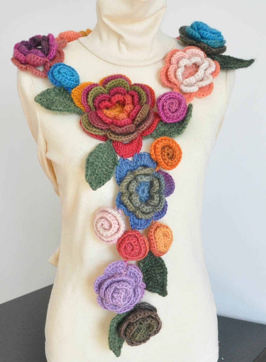 FLORAL 2011- Crochet Multicolor 3D Flowers Scarf