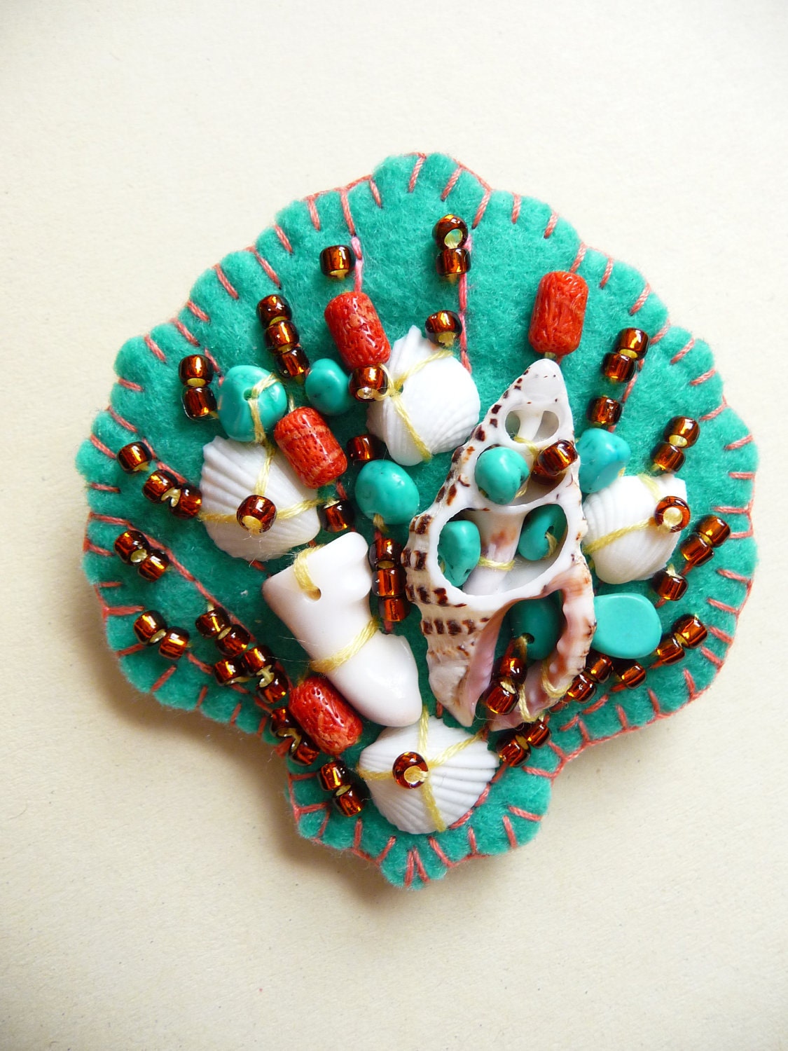 ES726/092  Beside The Seaside Theme -  Sea Shell Handmade Felt Brooch - Turquoise