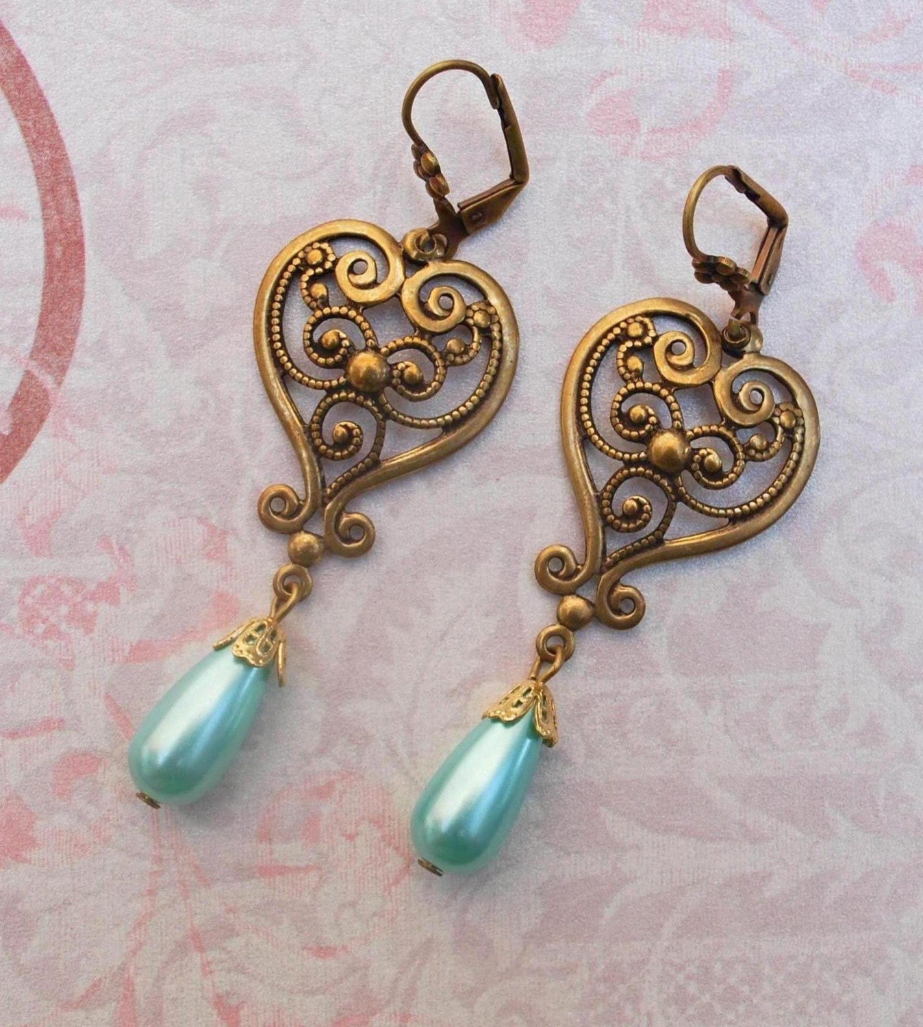 Vintage Filligree Heart...Earrings