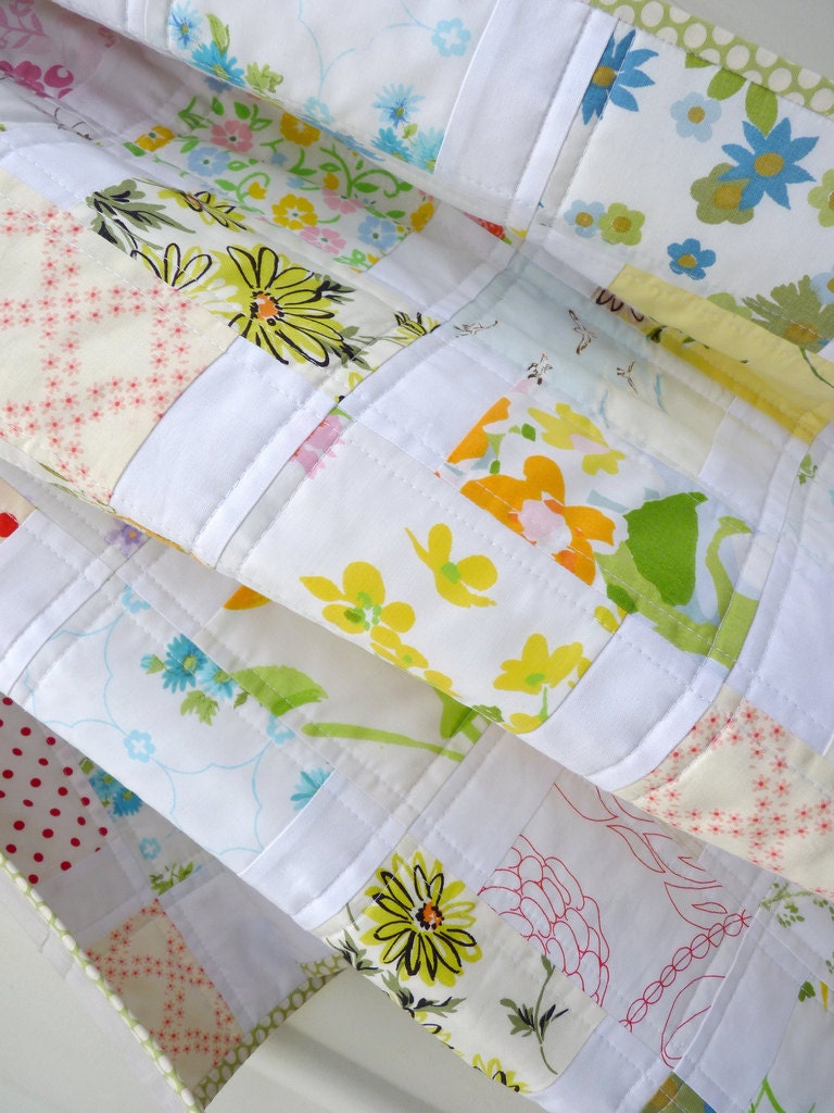 SALE SALE - Vintage Style - Floral Patchwork Quilt by Red Pepper Quilts