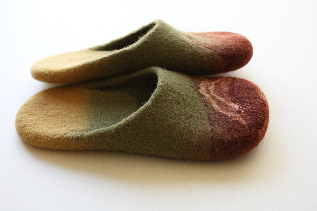 Assorted" Felted wool slippers in olive green, olive red and mustard colors. HANDMADE TO ORDER