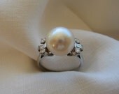 SALE Circa 1970's 11.70mm Pearl Ring