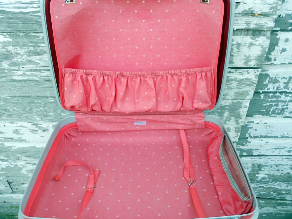 Hot Pink Samsonite set of Suit Cases Hard Shell