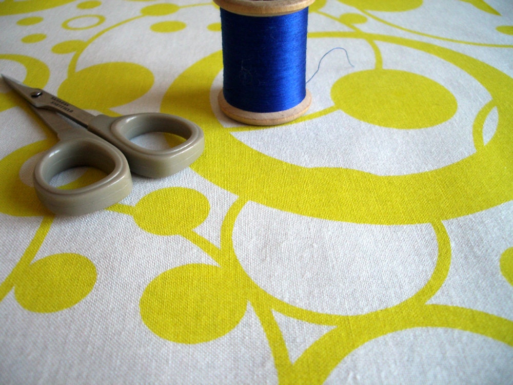 Loop da loop - hand screen printed skinny quarter - Acid Yellow on White