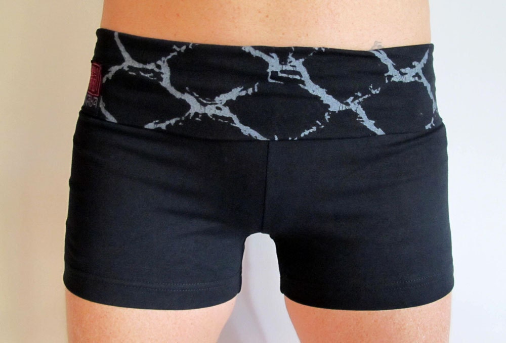 50% DISCOUNT - Nakra-yoga shorts with Snakeprint waistband. Yoga clothes - dance - fitness. Black,size XS and S