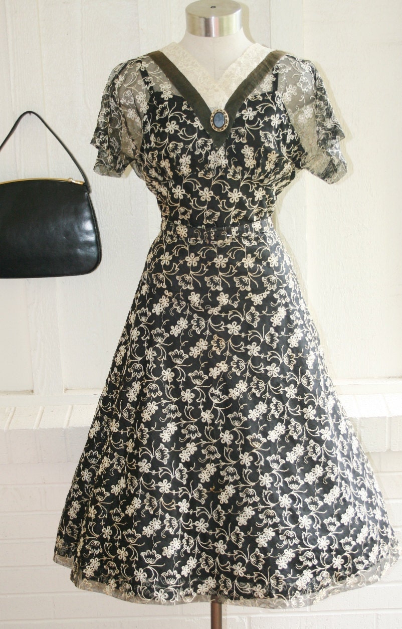 The Minny, she makes a mean chocolate pie - Circa 50's Embroidered Voile Shell Party Dress - Mid Century - Lucy