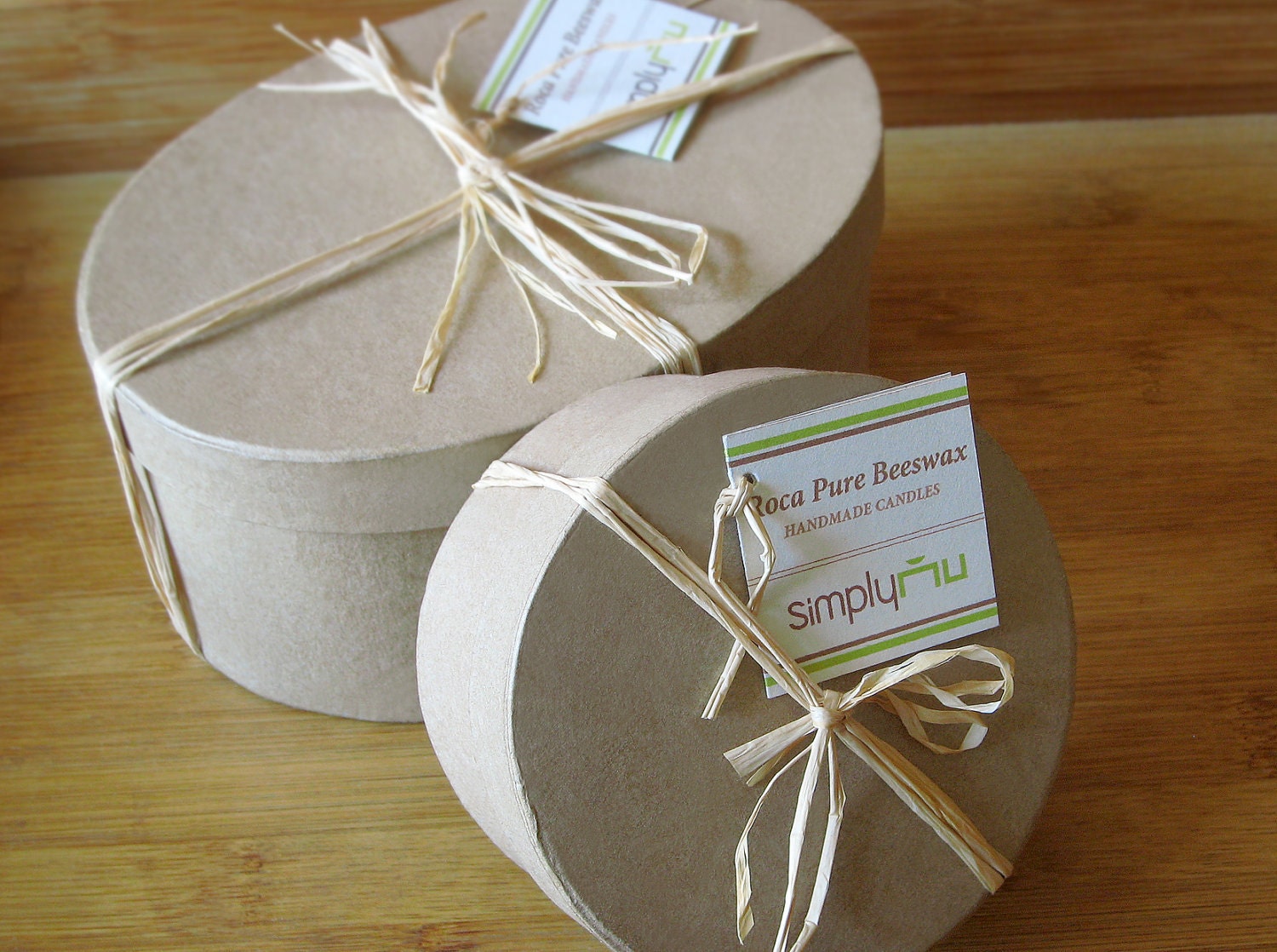 UNA Pure Beeswax ROCA Handmade Candles with Organic Cinnamon, Citrus, Lavender or Eucalyptus Essential Oils