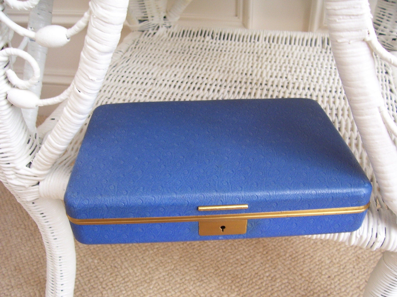 Vintage  Retro Madmen 1960s Farrington Blue Texol Peacock Feather Patterned Leatherette Style Jewelry Box Case