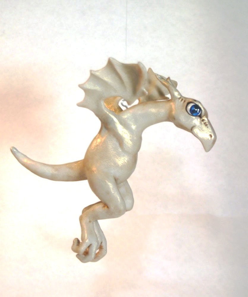 White Dragon Hatchling (Bat Wing)