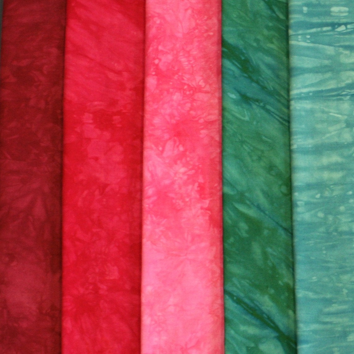 SALE Red Rose Fabric - Hand Dyed Fat Quarter Fabric Set