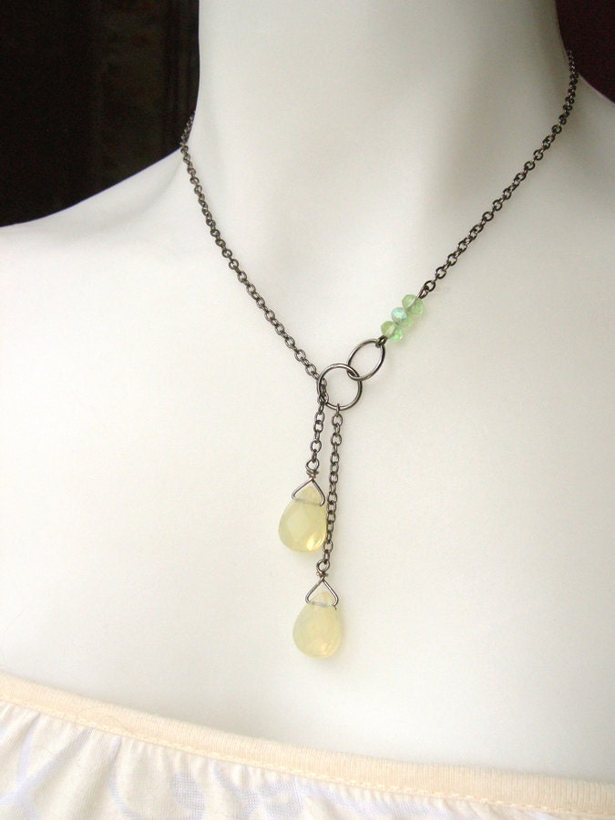 Minimalist Pineapple Quartz and Czech Glass Lariat on Gunmetal - Iced Citrus