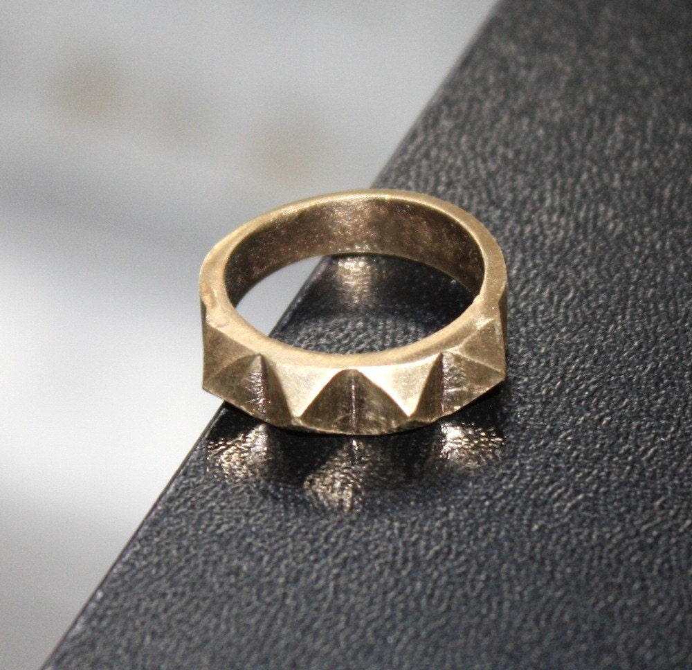 Bedlam Brass 4 stud Ring