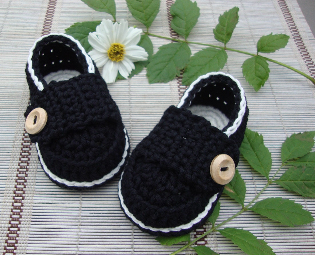Crochet baby booties little loafers black and cream- size 3/6 months ready to ship with gift box