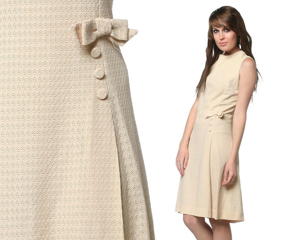 60s Mod Dress Cream Eyelet Bow 1960s Scooter Mad Men Vintage Pleated Sleeveless Mini Button Cocktail Metal Zipper Plus Size Extra Large XL
