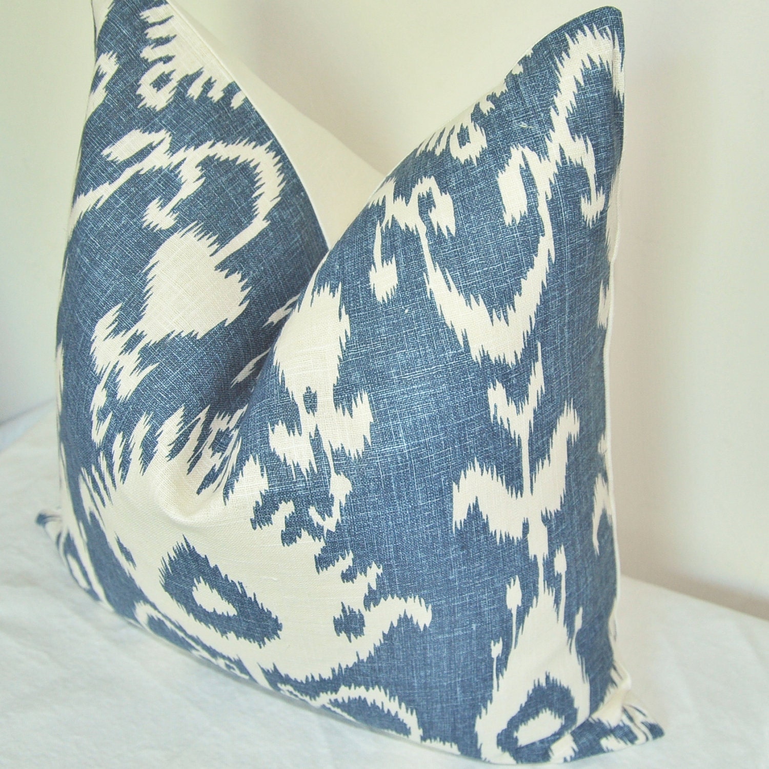 Pillow Cover - Decorative Pillow - Throw Pillow - Sofa Pillow - Ikat - Linen - 20x20 in - Blue