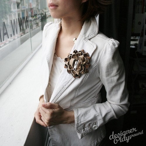 Zipper Brooch XL - Light and Medium Brown with Silver teeth
