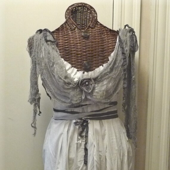 Gothic Bride Halloween Costume Pirate Dress Train and Veil Custom Size Gothic White Zombie Halloween Costume