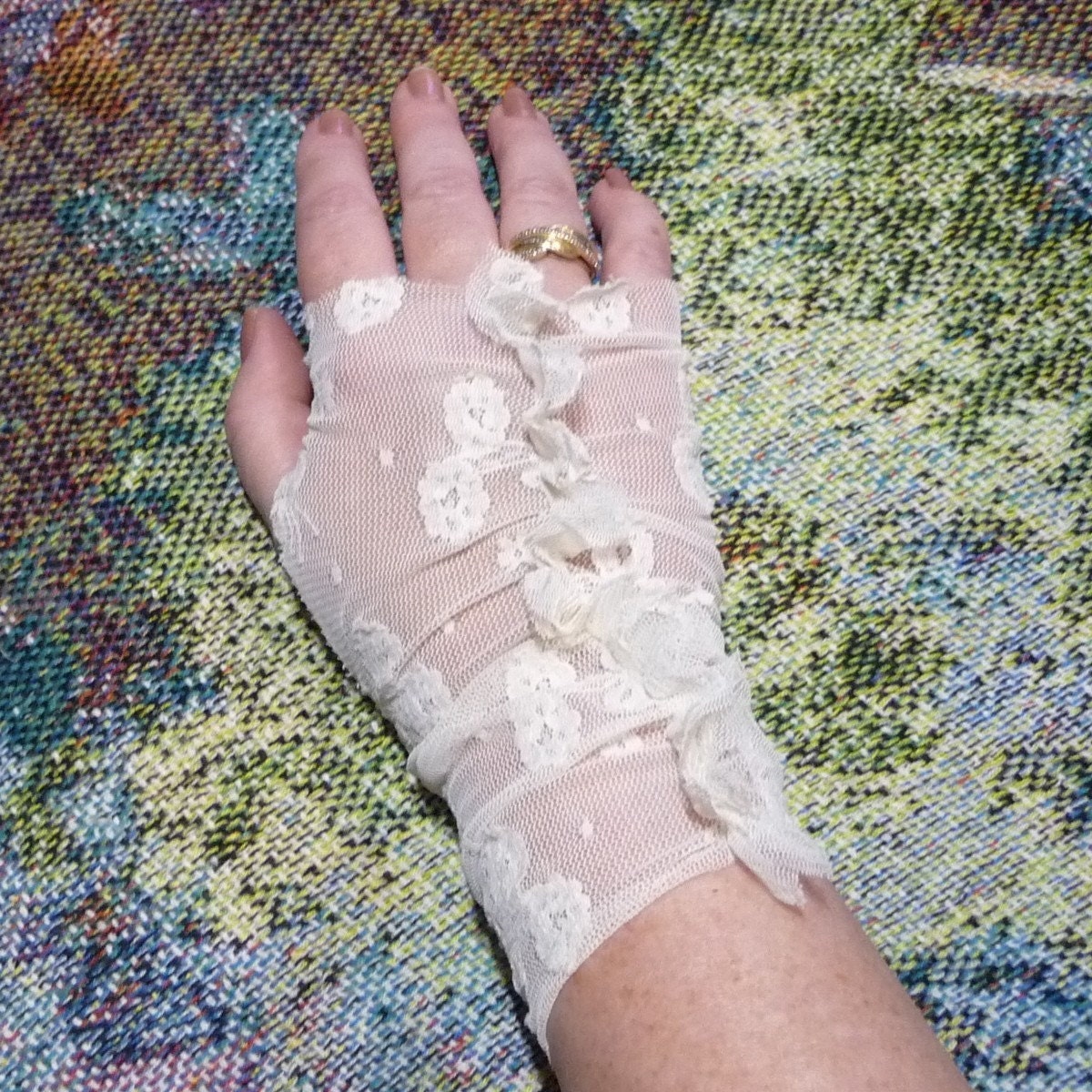 Petal Fingerless Gloves Vintage Ivory Soft Lace Bridal Wedding Boho Cottage Chic Tea Party