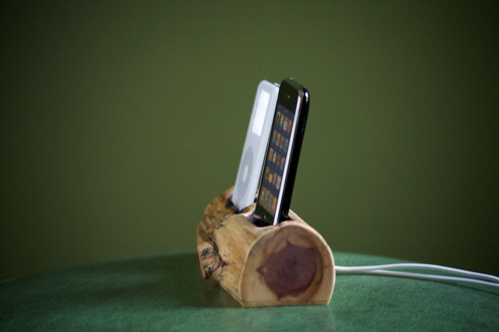 dual iphone\/ipod docking station, made to order
