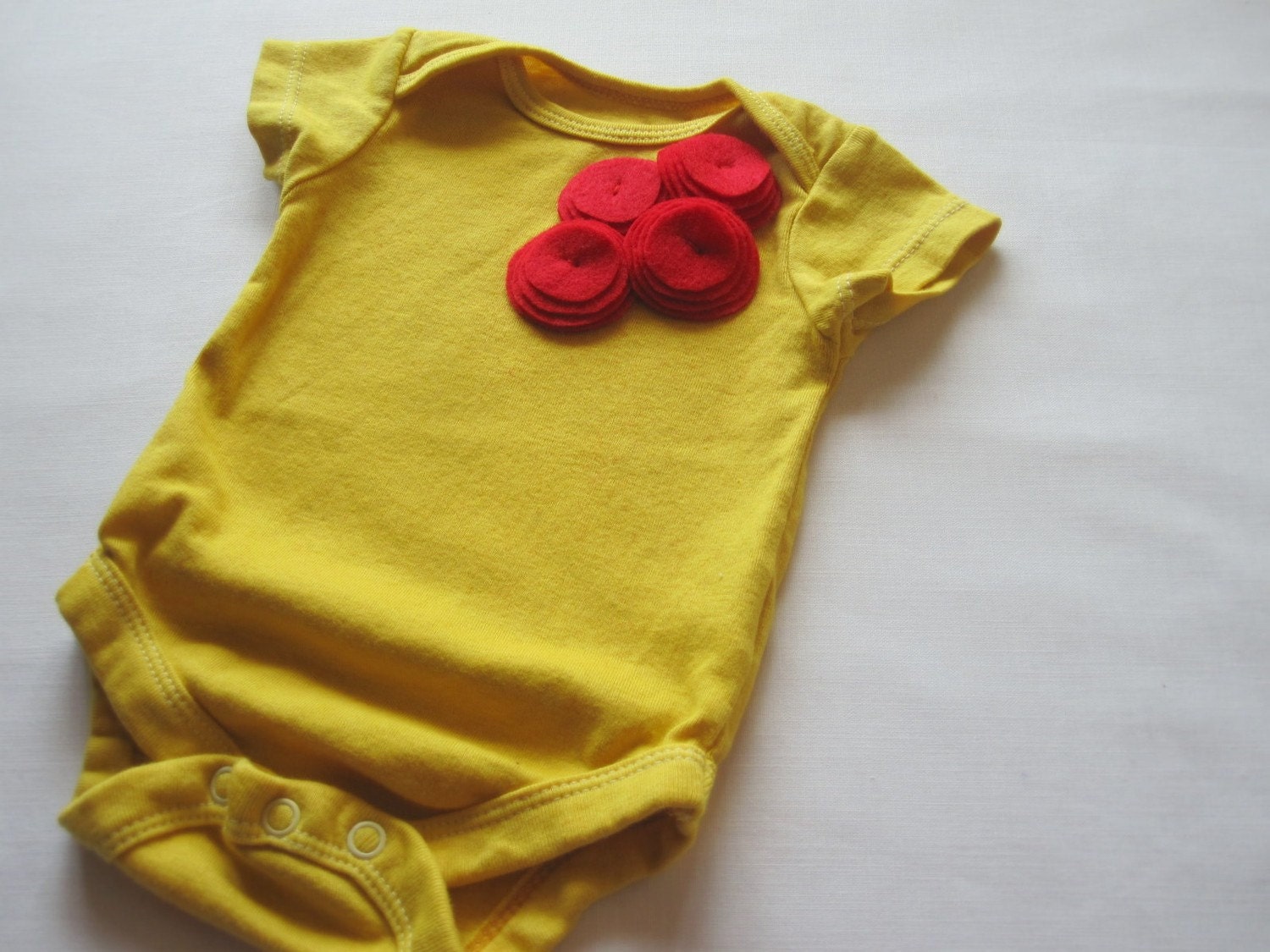 red flower bud baby bodysuit 3-6 month SALE