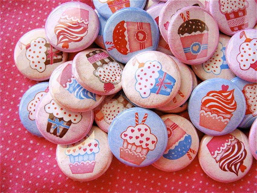 30 Cupcakes and Hearts (pinback buttons) cupcake party, valentines day favors, cupcake pins, cupcake buttons, cupcake favors