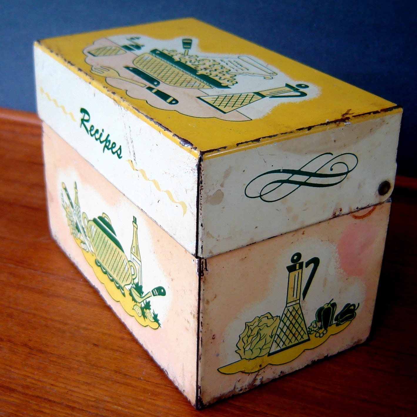 Cute Vintage Mid Century Tin Recipe Box by VirginiaJane on Etsy